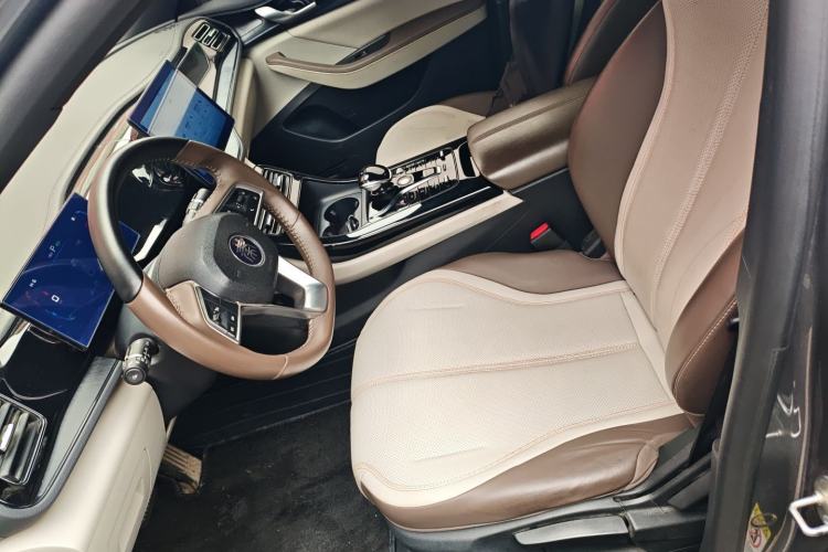 Used BYD Qin PLUS 2024 HONOR Edition DM-i 55KM Leading Model
