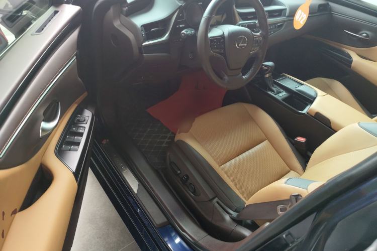 Used Lexus ES 2020 200 Excellence Edition
