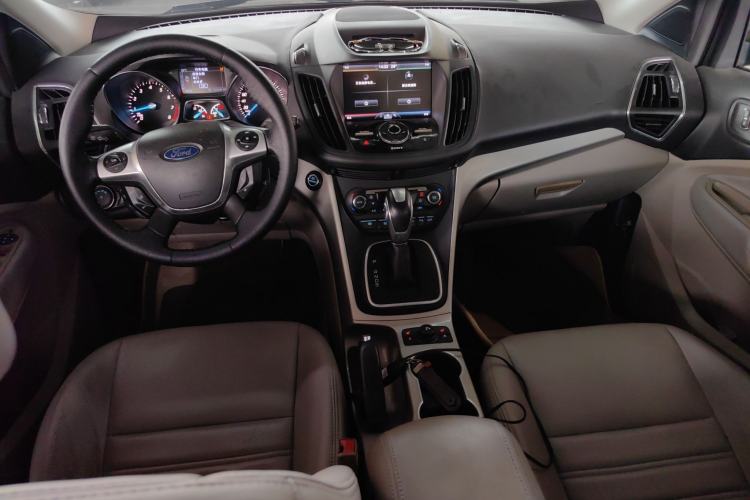 Used Ford Kuga 2013 2.0L GTDi Four-Wheel-Drive Sport Model Center Console