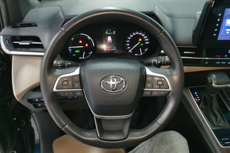 Used Toyota Sienna 2021 2.5L Hybrid Luxury Edition
