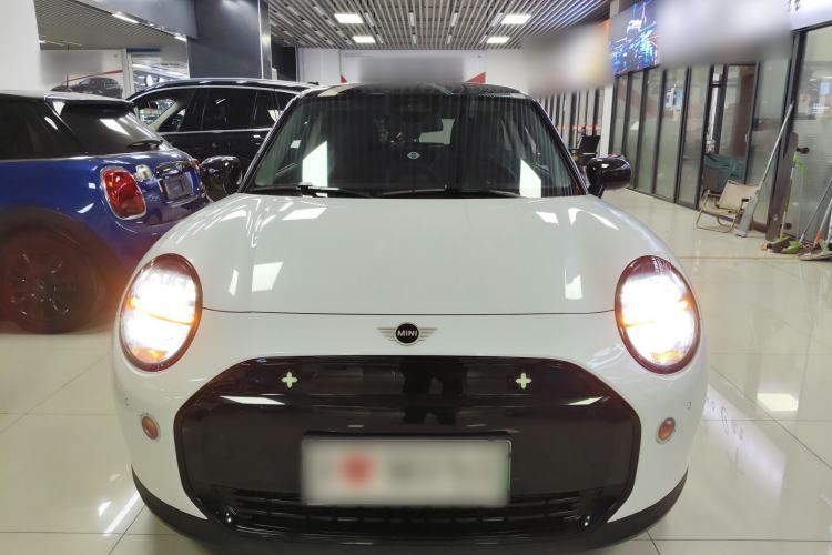 Used MINI Electric MINI COOPER 2025 Model Facelift 466km COOPER E Classic Style
