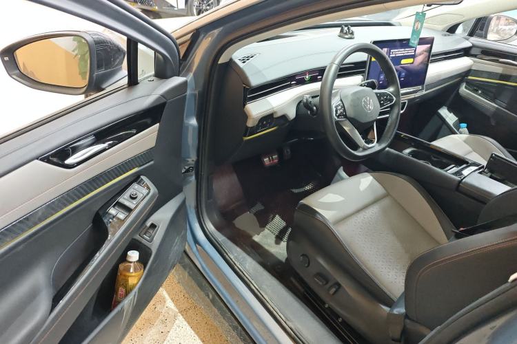 Used Volkswagen ID.7 VIZZION 2024 AIR model Driver Seat