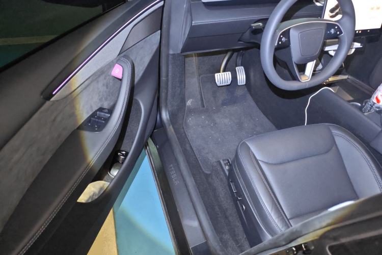 Used Tesla Model Y 2025 Long-Range All-Wheel Drive First Edition