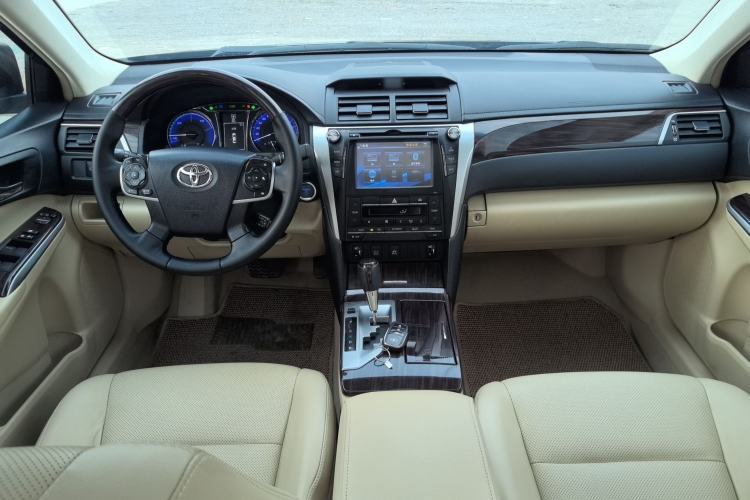 Used Toyota Camry 2015 Dual-Engine 2.5 HG Luxury Navigation Edition Center Console