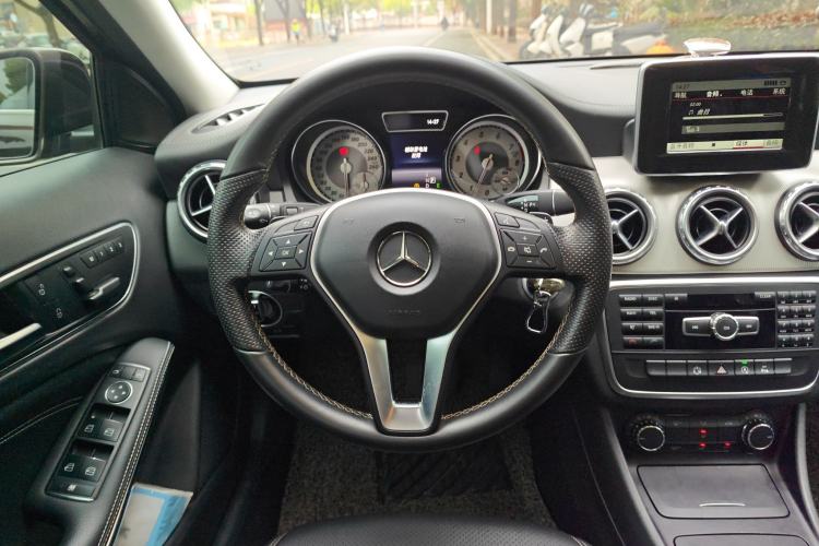 Used Mercedes-Benz GLA 2015 GLA 200 Fashion Model
