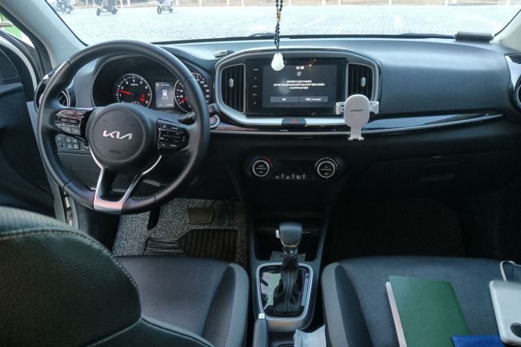 Used Kia kx1 Stonic 2021 1.4L CVT Sunroof Model
