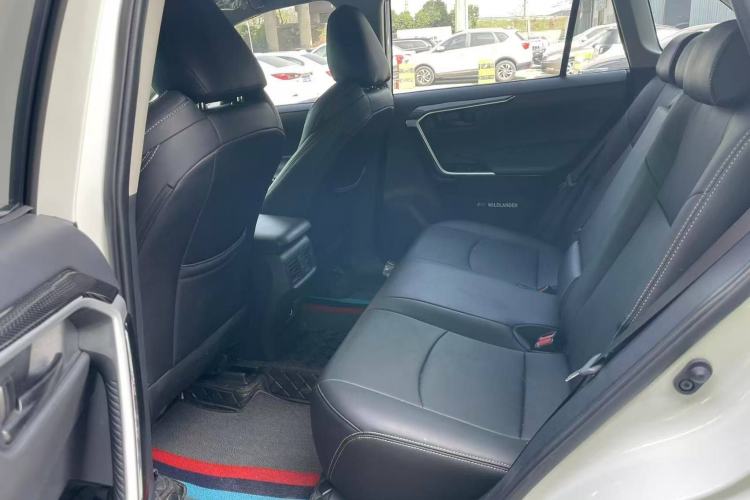 Used Toyota Wildlander 2024 2.0L CVT Two-Wheel Drive Leading Edition Interior 2