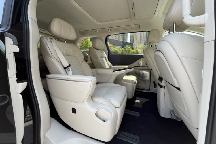 Used VOYAH Dream 2025 PHEV Four-Wheel-Drive Flagship Kunpeng Edition Interior 10