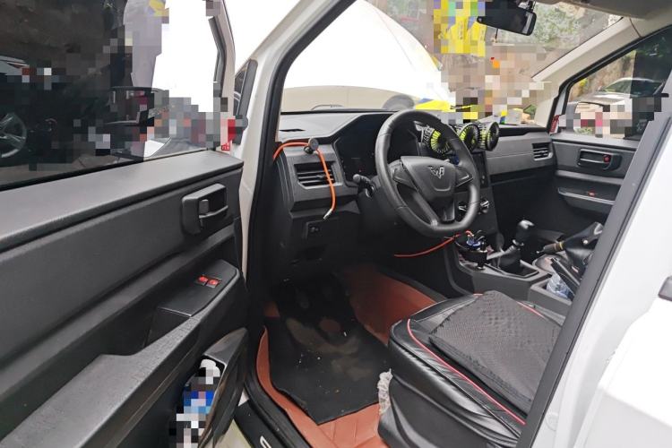 Used Wuling Hongguang PLUS 2020 1.5L Manual Standard Edition 5 Seats
