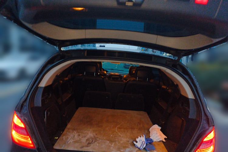 Used Mercedes-Benz R-Class 2017 R 320 4MATIC Business Edition Prestige Model