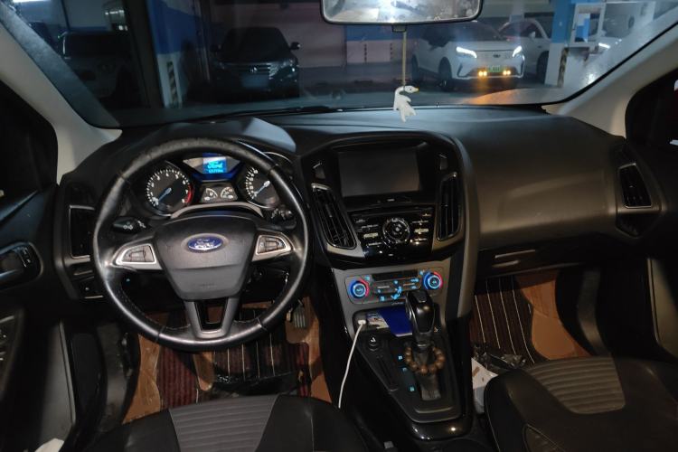 Used Ford Focus 2015 Hatchback 1.6L Automatic Fashion Edition
