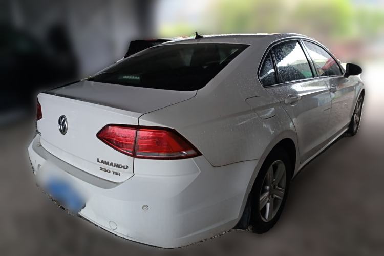 Used Volkswagen Lamando 2015 230TSI DSG Fashion Edition Rear Right 45 Deg