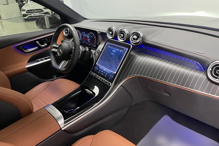 Used Mercedes-Benz GLC 2023 GLC 260 L 4MATIC Luxury Model 5 Seats