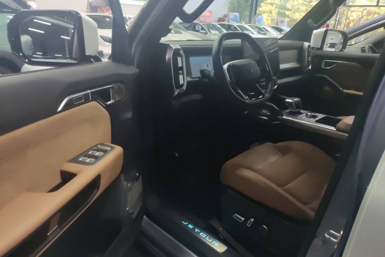 Used JETOUR Traveler 2023 2.0T All-Wheel Drive CrossPRO+