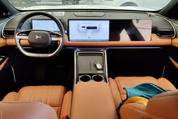 Used XPeng G9 2022 702 Pro Center Console