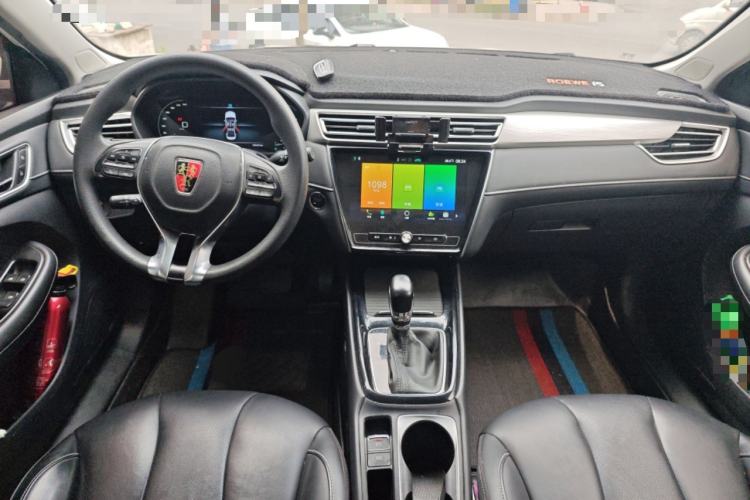 Used Roewe i5 2020 1.5L Automatic 4G Connect Luxury Flagship Edition Center Console