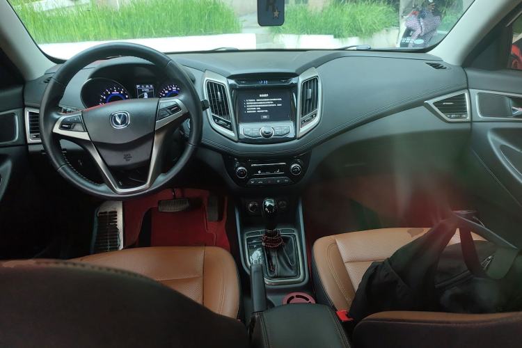 Used CHANGAN Eado 2016 1.6L GDI Automatic JingShang Model Center Console