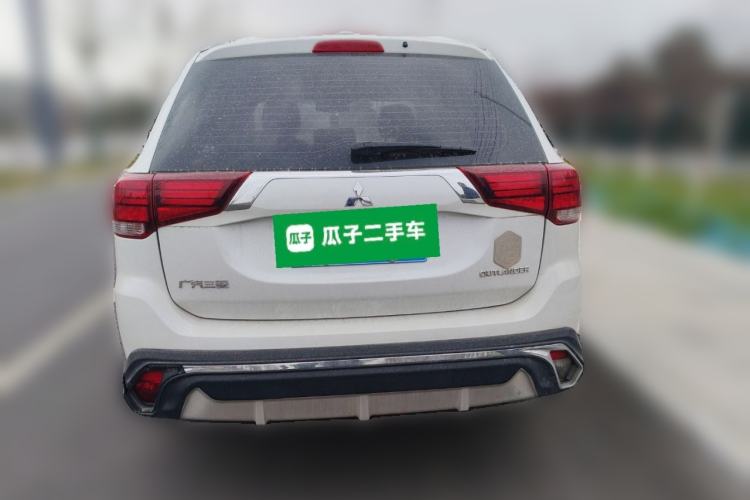 Used Mitsubishi Outlander 2018 2.0L Two-Wheel Drive Glory Edition 5 Seats
