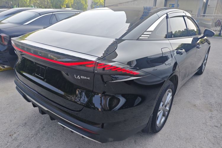 Used Geely Galaxy L6 2025 EM-i 140km Long-Range Version