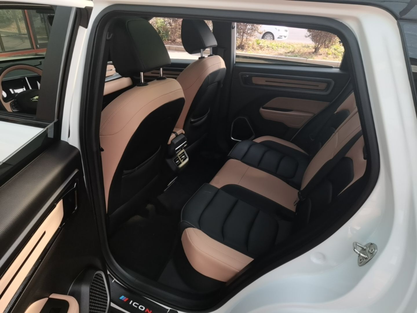 Geely Auto icon 2023 1.5TD Chocolate Smoothie Edition — снимка 20