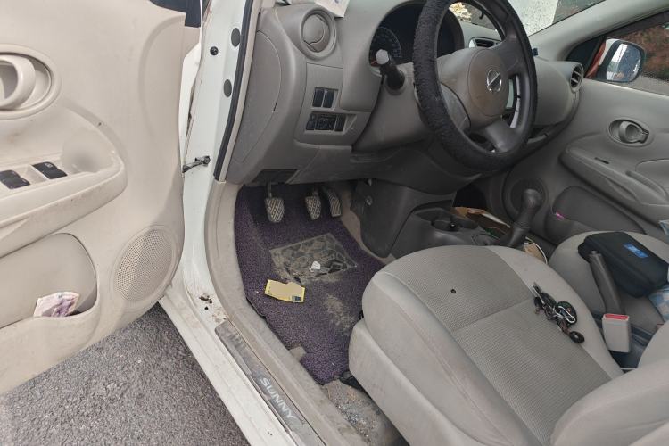 Used Nissan Sunny 2011 1.5XE Manual Comfort Edition Driver Seat