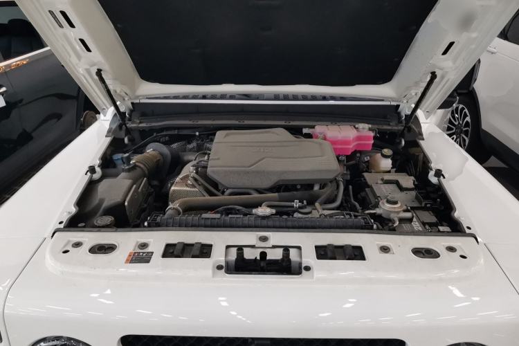 Used 212 T01 2025 Model 2.0T Diesel Engine Bay