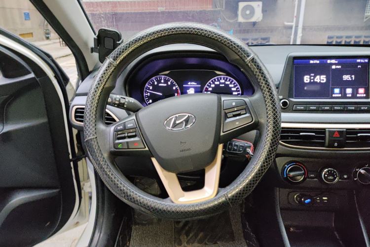 Used Hyundai Celesta 2017 1.6L Manual Joyful Edition DLX
