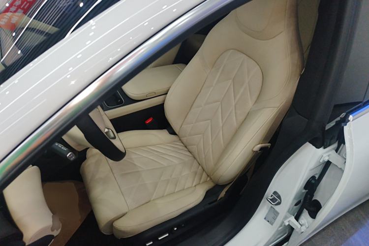 Used Nio ET5T 2025 75 kWh Touring Left Front Seat