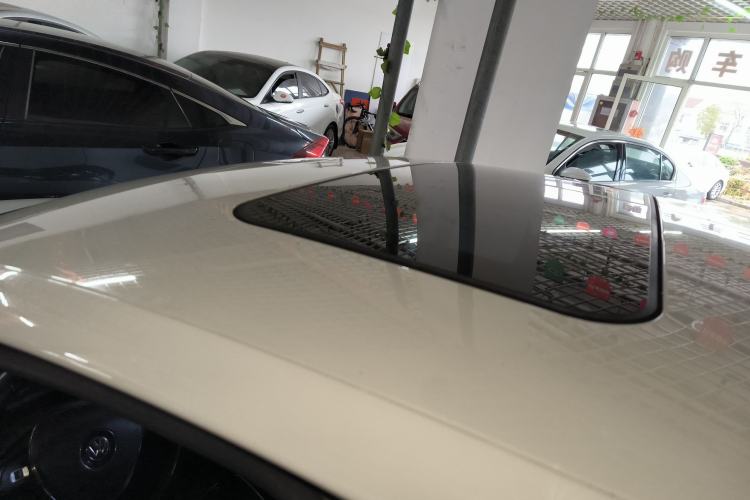 Used Volkswagen Polo 2016 1.6L Automatic Comfort Model
