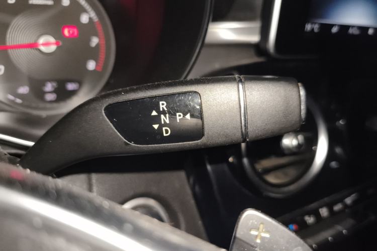 Used Mercedes-Benz C-Class 2017 Restyled C 200 Sport Edition Gear Lever