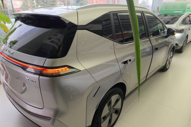 Used AION Y 2023 Younger