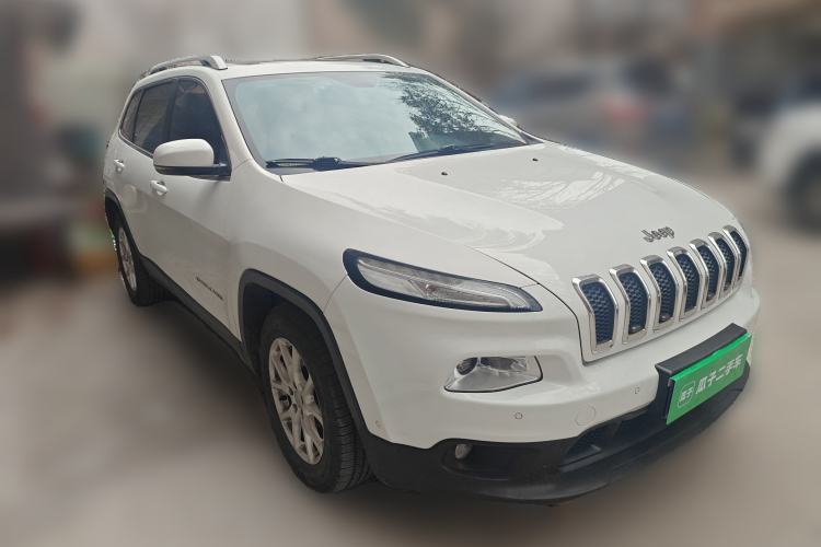 Used Jeep Cherokee 2016 2.0L Superior Edition
