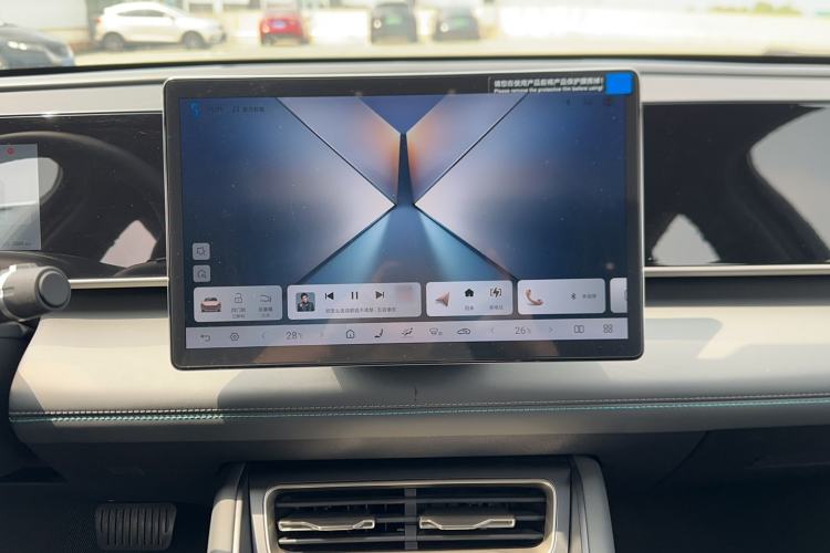 Used BYD Qin L 2025 DM-i Smart Drive 120KM Superior Model Audio And AC Panel