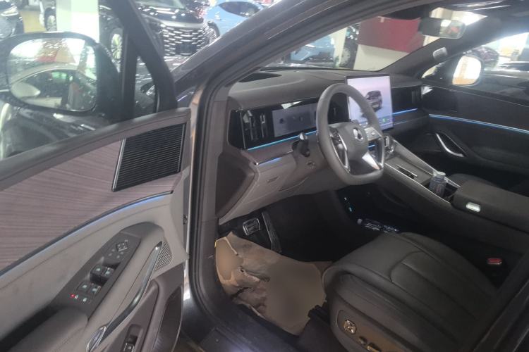 Used Denza N9 2025 Prestige Version