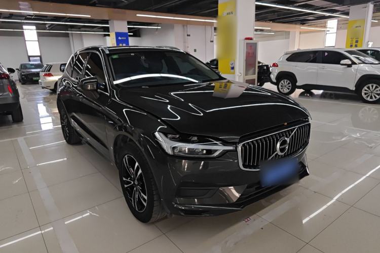 Used Volvo XC60 2019 T5 4x4 Zhiyuan Edition China VI Standard Front Right 45 Deg