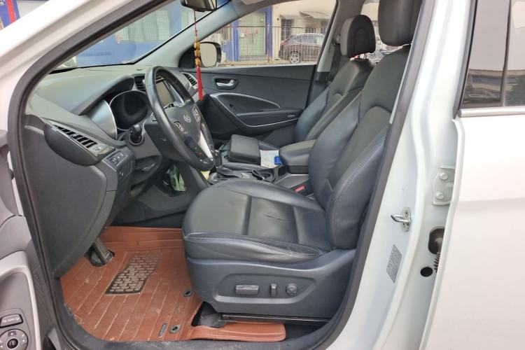 Used Hyundai Santa Fe 2013 2.4L Automatic Two-Wheel Drive Smart Version