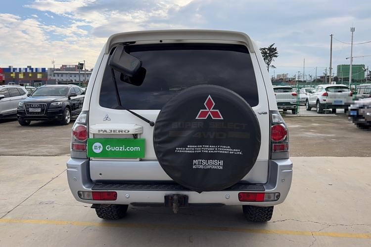 Used Mitsubishi Pajero 2011 V73 3.0L AT GLS
