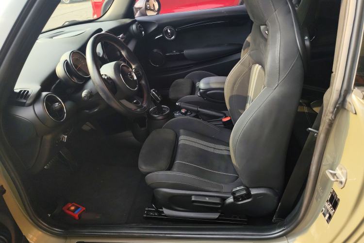 Used MINI MINI 2018 1.5T COOPER Racing Driver
