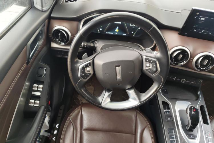 Used Wey VV6 2018 2.0T Two-Wheel-Drive Ultra-Luxury Version China V Standard
