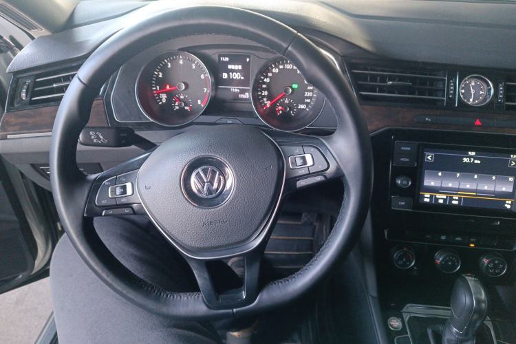 Used Volkswagen Magotan 2019 330TSI DSG Leading Model China VI Standard
