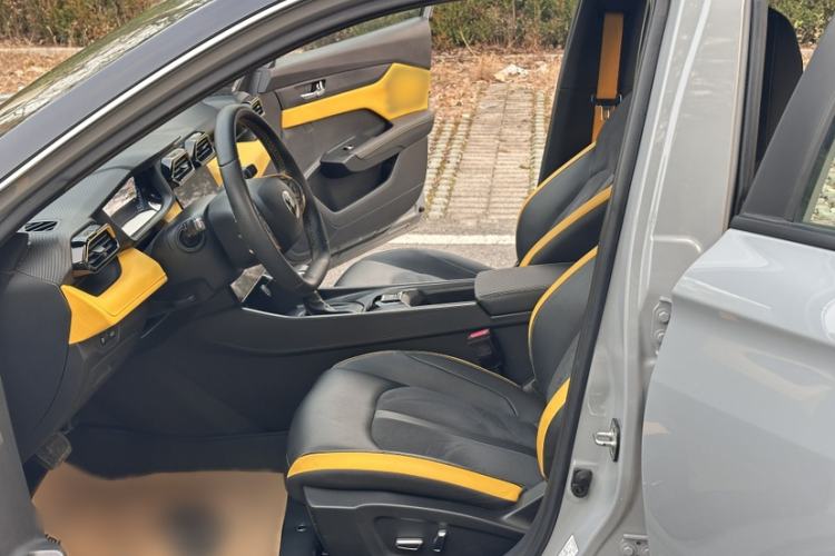 Used Dongfeng Aeolus Yixuan 2023 Mach Edition 1.5T Automatic Dream-Chasing Rider Version
