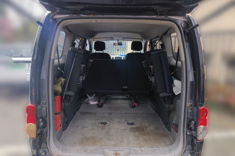 Used Nissan NV200 2011 1.6L 232 Seats Zunya Trim Trunk