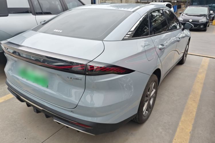 Used Geely Galaxy L6 2025 EM-i 140km Long-Range Version
