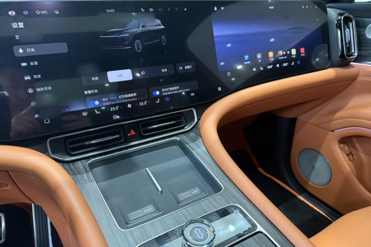 Used Hima AITO M9 2025 Extended-Range Max Version 52 kWh 6-Seater Edition Interior 6