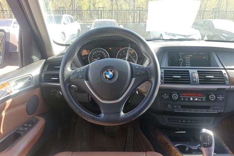 Used BMW X5 2013 xDrive35i Luxury Model Steering Wheel