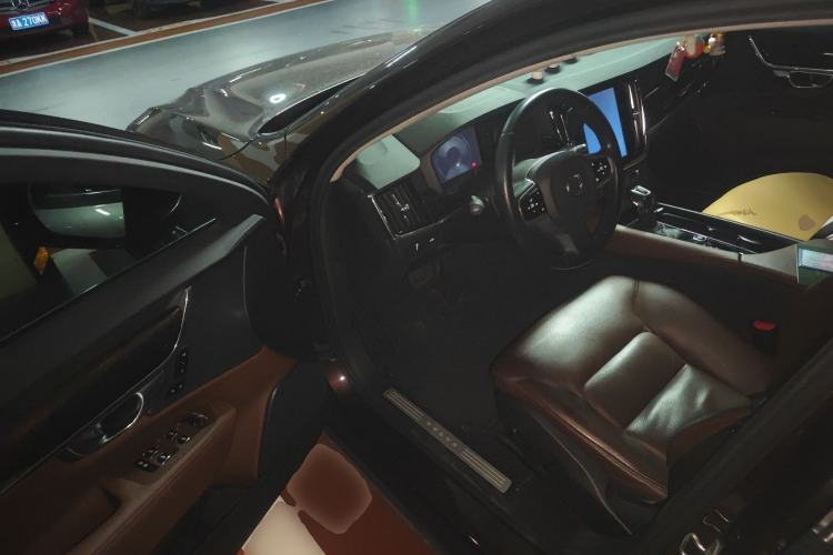 Used Volvo S90 2017 T4 Zhiyuan Edition