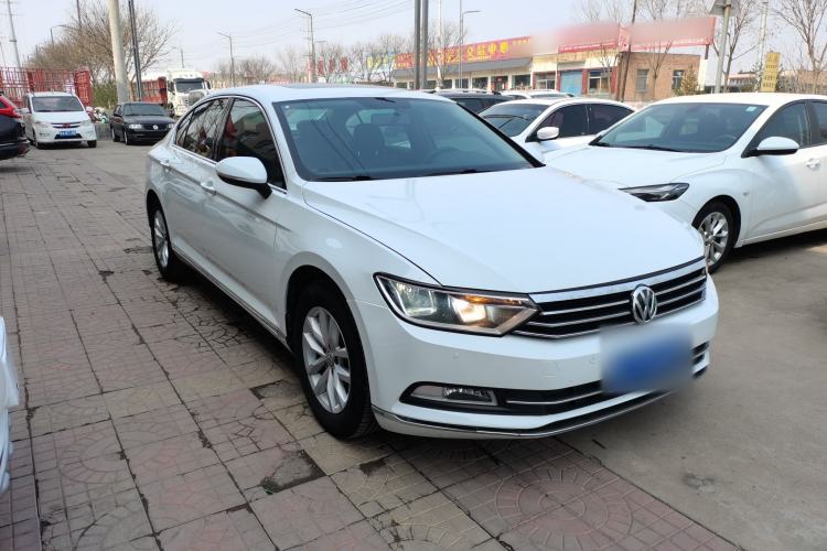Used Volkswagen Magotan 2017 280TSI DSG Comfort Model

