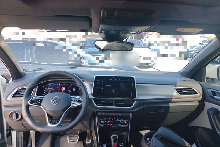 Used Volkswagen T-ROC 2023 300TSI DSG Two-Wheel-Drive Chen Guang Edition Center Console