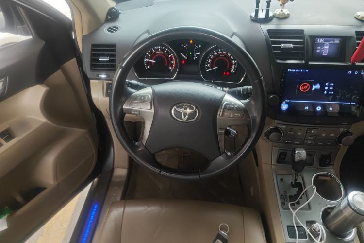Used Toyota Highlander 2009 2.7L Two-Wheel Drive 7-Seater Luxury Edition Steering Wheel