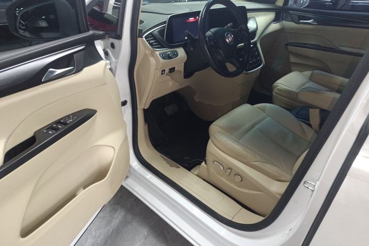 Used Buick GL8 2022 ES Landtrek 653T Luxury Edition